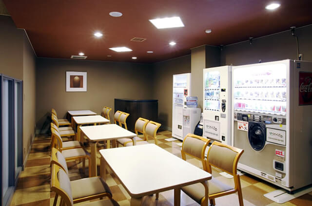 やわらぎ斎場厚別ラウンジ札幌市厚別区葬儀葬式法要画像イメージ
