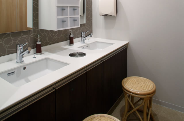 やわらぎファミリア八軒親族控室（洗面室）札幌西区八軒葬儀葬式法要画像イメージ
