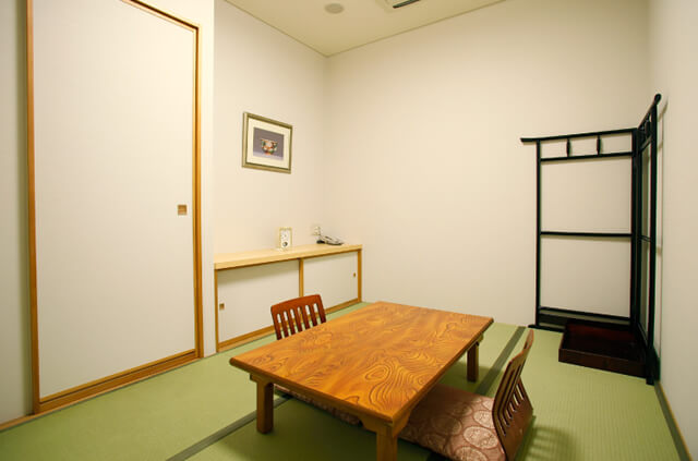 やわらぎ斎場川沿僧侶様控室札幌市南区葬儀葬式法要画像イメージ
