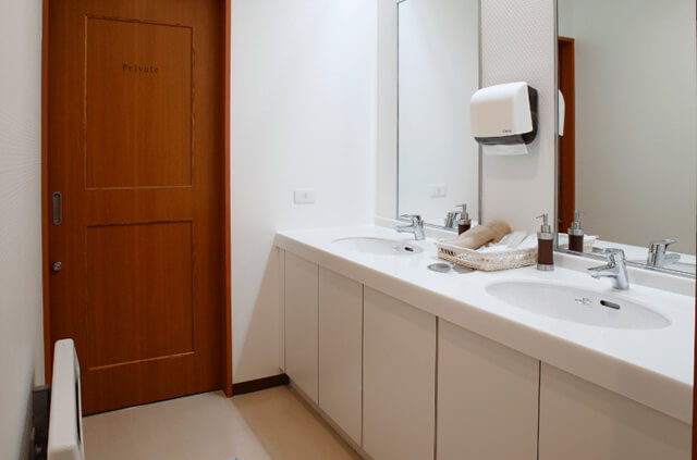 やわらぎ斎場名寄洗面室名寄徳田葬儀葬式法要画像イメージ
