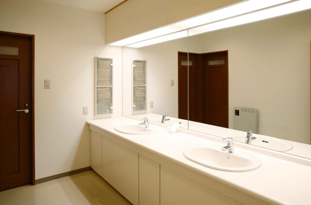 やわらぎ斎場西町別館洗面室札幌市西区葬儀葬式法要画像イメージ
