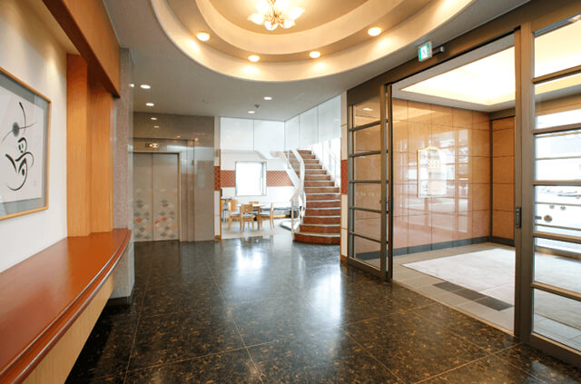 やわらぎ斎場西町別館エントランス札幌市西区葬儀葬式法要画像イメージ
