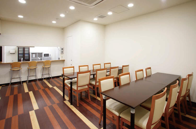やわらぎ斎場春光親族控室（ダイニング）旭川春光葬儀葬式法要画像イメージ
